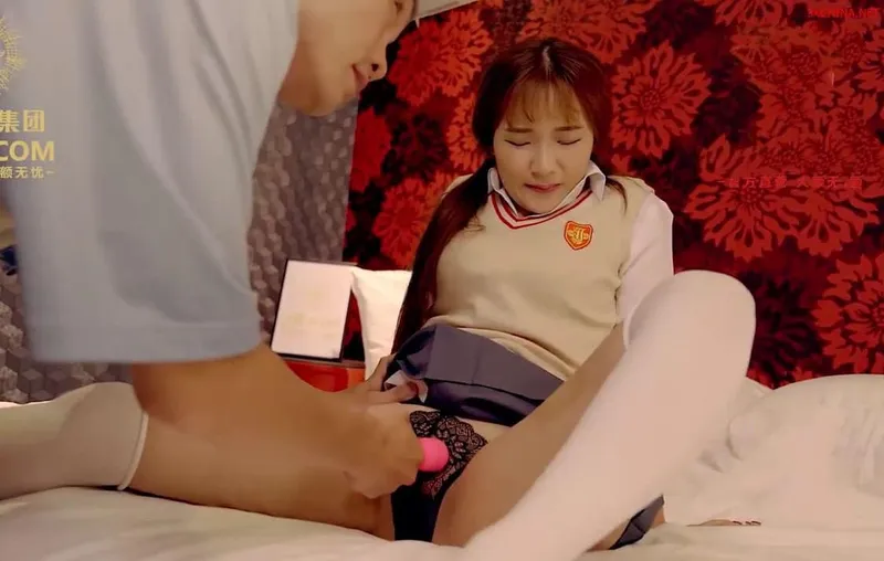 Bé yêu dùng thân thanh toán khoản nợ cho bố vay tiền bọn xã hội đen