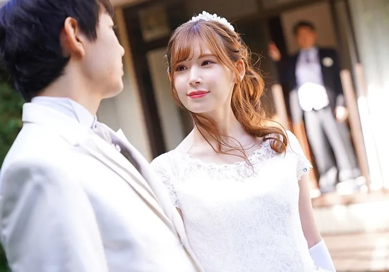 Bố người chồng nắc bạn gái của con trai ngay sau lễ cưới của con trai