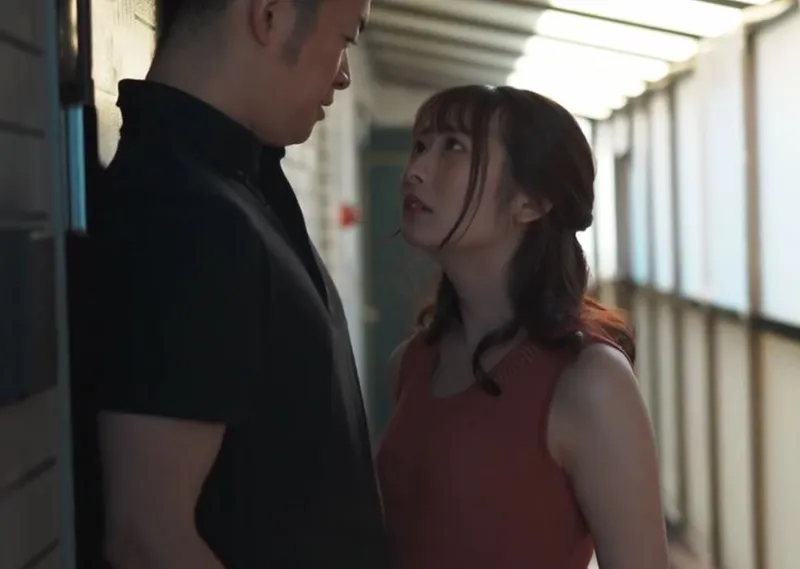 Vợ mang thai, tôi bị nóng bỏng bởi người vợ nhà sát bên thường ở nhà một mình